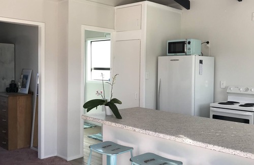 Whitianga House | Quiet little batch just 5min walk from shops