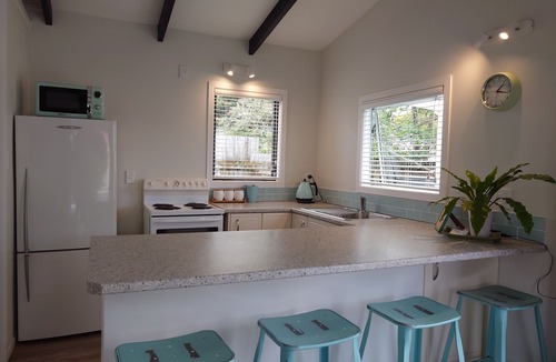 Whitianga House | Quiet little batch just 5min walk from shops