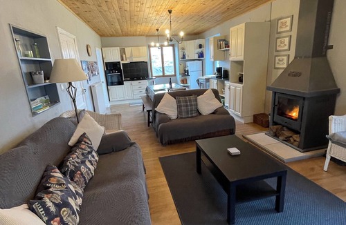 Compains House | Quiet location with great views. Games room. Patio, large garden.