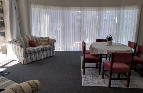 Khandallah Apartment | Quiet location with view and public transport