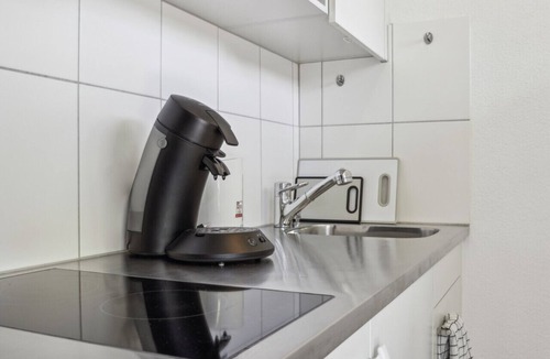 Schaffhausen Apartment | Quiet Location Workplace Coffee Parking Washer