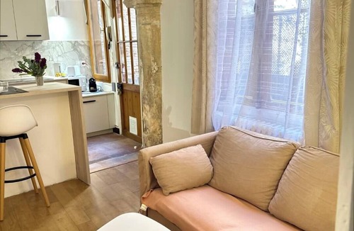 Carmes Apartment | Quiet love cocoon in the downtown
