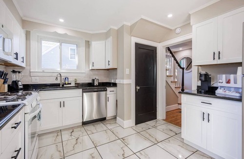 Rochester House | Quiet Luxury stay - Near UofR, RIT & Golisano