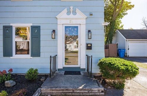Rochester House | Quiet Luxury stay - Near UofR, RIT & Golisano