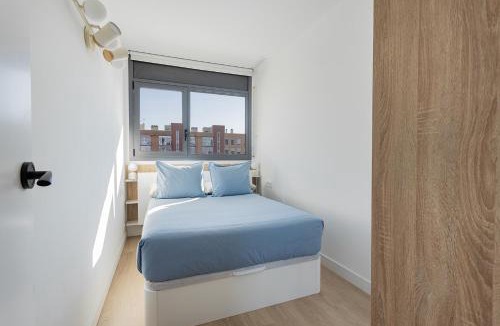 Provencals del Poblenou Apartment | Quiet modern 2 bed apartment with Balcony, Pool and Free Parking
