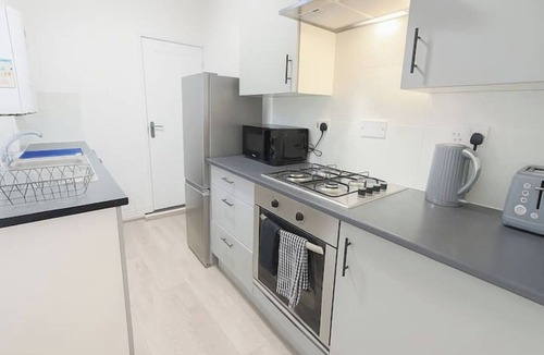 Hartlepool House | Quiet & Modern 3-Bed Home Near Beach & Marina