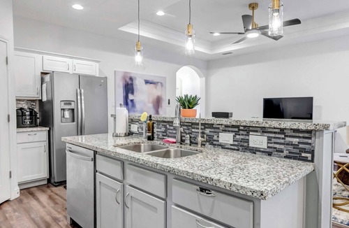 Odessa House | Quiet Modern 3BR Home Patio & Workspace