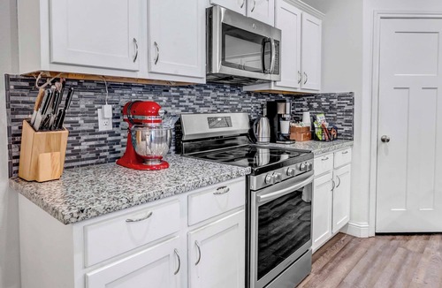 Odessa House | Quiet Modern 3BR Home Patio & Workspace