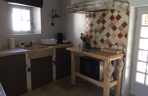 Mane Apartment | Quiet, modern 4-person gîte in Mane, Provence