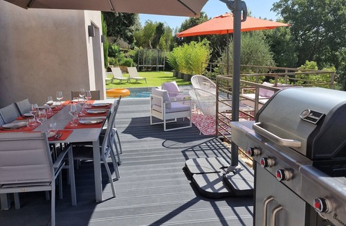 Le Tignet Villa | Quiet modern villa with swimming pool