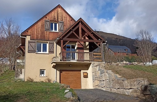 Poubeau Ski Chalet | Quiet mountain house with fireplace