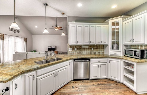 Murphys House | Quiet Murphys getaway steps away from 20+ wineries