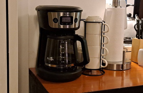 Springview House | Quiet Neighborhood, 40 min to Smith Falls State Park (Dog Friendly!)