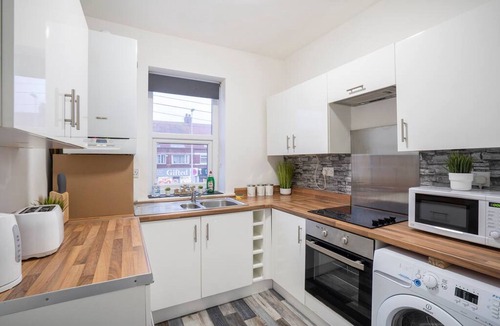 Bispham Apartment | Quiet Neighborhood-free Parking