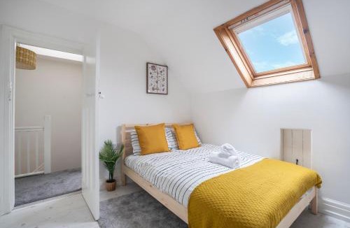 Bispham Apartment | Quiet Neighborhood-Free Parking