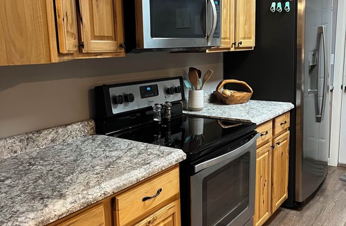 Bettendorf House | Quiet neighborhood surrounded by parks near multipurpose trail through QCn