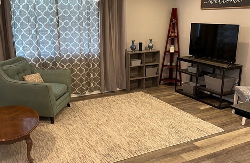Metairie House | Quiet Neighborhood with quick acess to everything you need