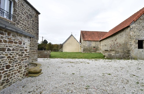 Saint-Remy-des-Landes House | Quiet Normandy Retreat