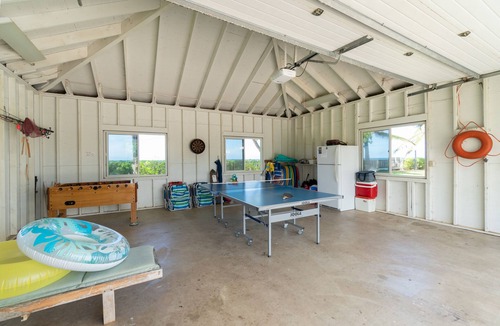 Mokuleia House | Quiet North Shore Beachfront Home