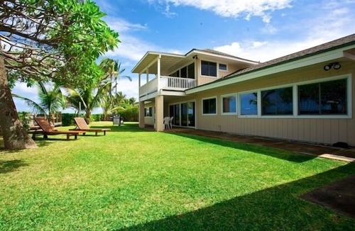 Mokuleia House | Quiet North Shore Beachfront Home