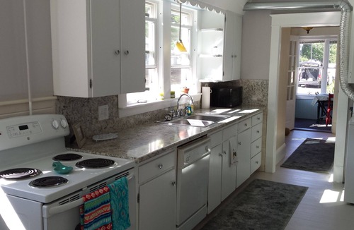 Old Orchard Beach Apartment | Quiet Ocean Breeze Cottage