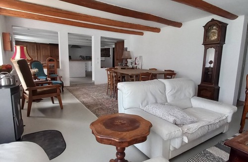 Eglisolles House | Quiet old farmhouse