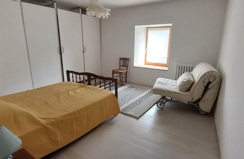 Eglisolles House | Quiet old farmhouse