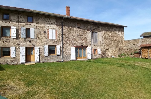 Eglisolles House | Quiet old farmhouse