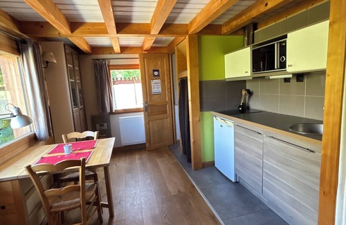 Aix-les-Bains Ski Chalet | Quiet Omazot in greenery