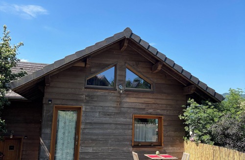 Aix-les-Bains Ski Chalet | Quiet Omazot in greenery
