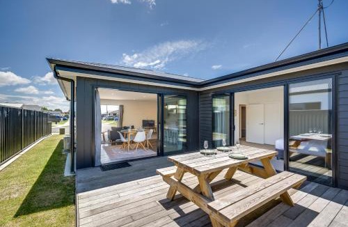 Taradale House | Quiet on Cassin - Taradale