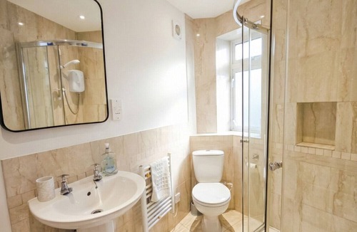 Newton St Loe Apartment | Quiet One-Bedroom Apartment with Parking