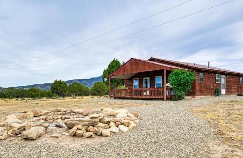 Pagosa Springs House | Quiet Pagosa Springs Cabin: Lake & Mountain Views!