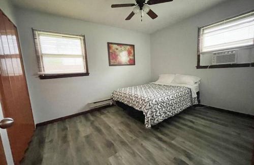 Franklin House | Quiet Peaceful Home in Franklin Sleeps 6