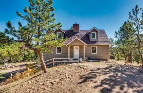 Allenspark House | Quiet + Peaceful Home in Allenspark w/Deck!