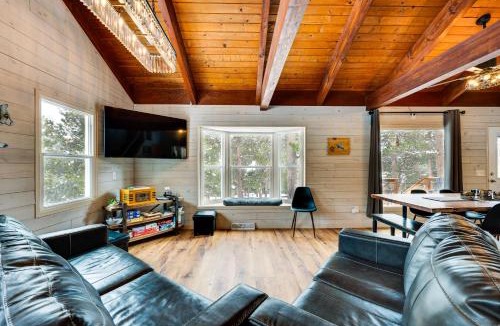 Allenspark House | Quiet + Peaceful Home in Allenspark w/Deck!