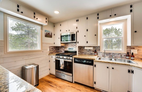 Allenspark House | Quiet + Peaceful Home in Allenspark w/Deck!