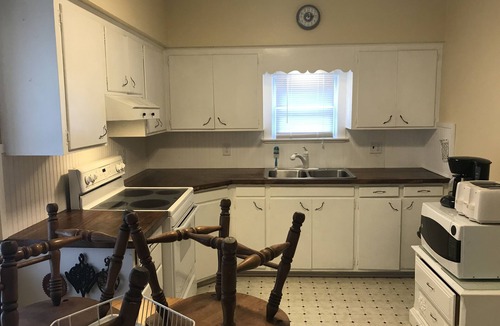 Wapwallopen Cottage | Quiet Peaceful Lily Lake Retreat