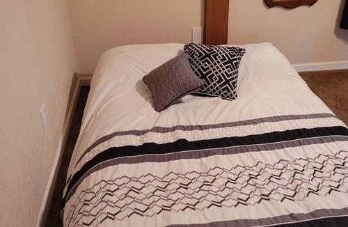 Estacada House | Quiet-Peaceful-Relaxing Country Setting