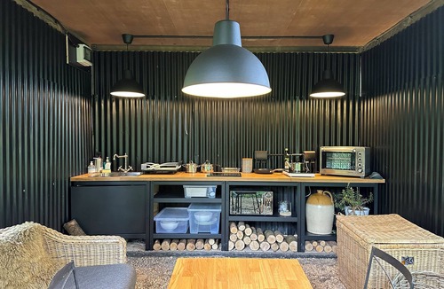 Norton St. Philip Cabin | Quiet peaceful retreat for couples