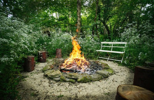 Norton St. Philip Cabin | Quiet peaceful retreat for couples