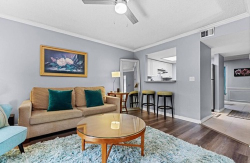 Gainesville House | Quiet Peaceful Townhome 2 BR/2.5 Bath - Location!