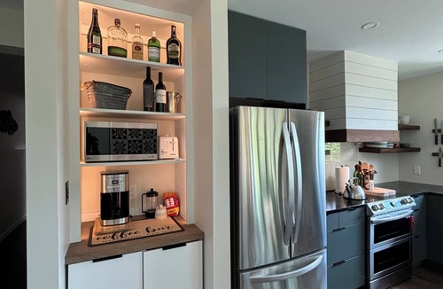 Haywood House | Quiet, Pet-friendly, Mountain Escape Near Wineries & Hiking