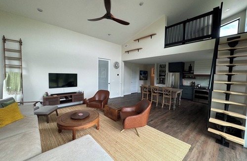 Haywood House | Quiet, Pet-friendly, Mountain Escape Near Wineries & Hiking