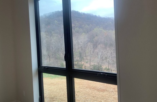 Haywood House | Quiet, Pet-friendly, Mountain Escape Near Wineries & Hiking