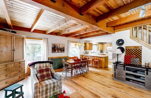 Tahoe Pines House | Quiet Pines Cabin in Homewood