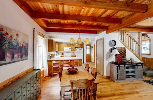 Tahoe Pines House | Quiet Pines Cabin in Homewood