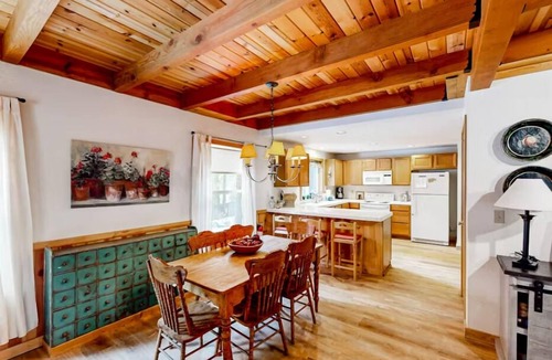 Tahoe Pines House | Quiet Pines Cabin in Homewood