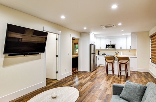 Normandy Park Apartment | Quiet PNW Base: Walkable Apt in Normandy Park