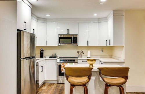 Normandy Park Apartment | Quiet PNW Base: Walkable Apt in Normandy Park